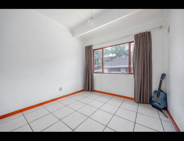 3 BEDROOM DUPLEX FOR SALE IN THE WOLDS